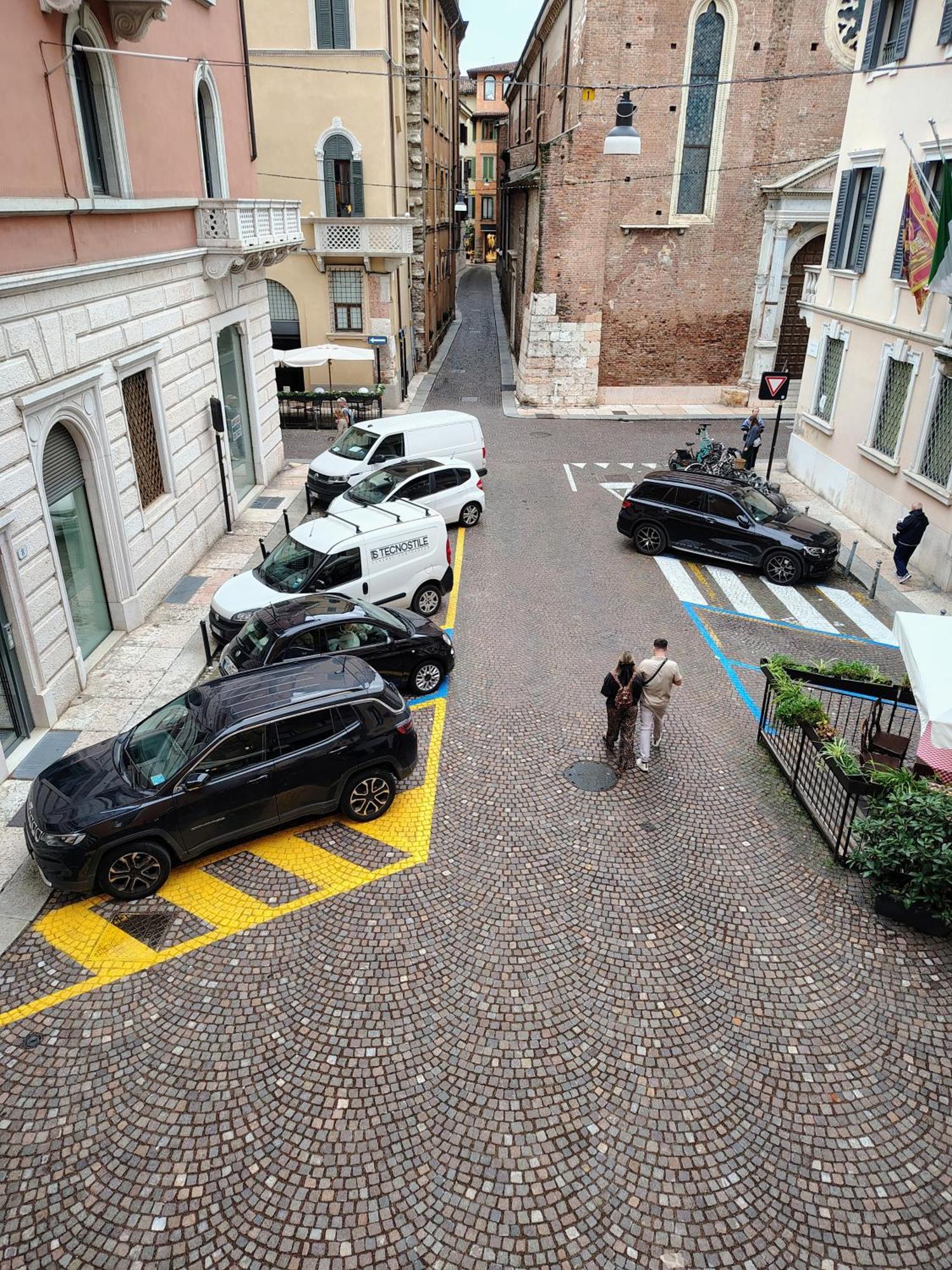Italianflat - Rentroom Old Town - 200Mt To Arena Verona Luaran gambar